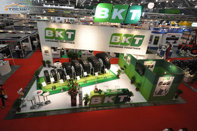 Индийская компания BKT Tires представила свои последние новинки – шины для кранов и погрузчиков на выставке Tyrexpo Asia 2013 в Сингапуре Индийская компания BKT Tires представила свои последние новинки – шины для кранов и погрузчиков на выставке Tyrexpo Asia 2013 в Сингапуре